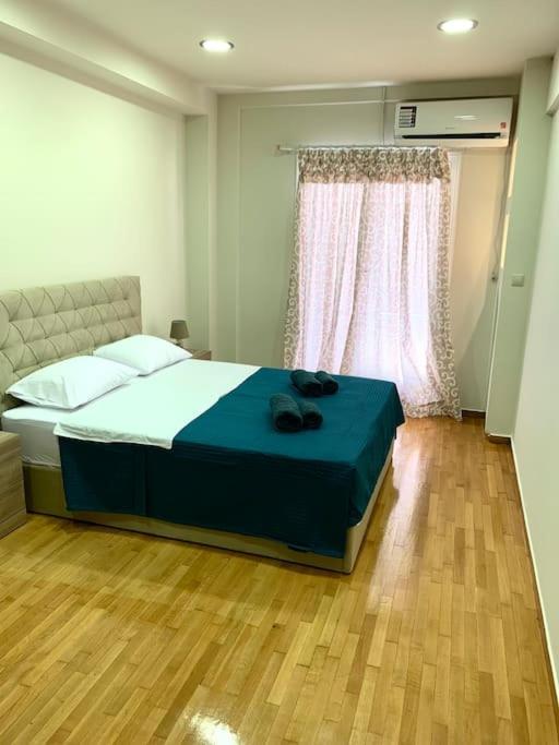 Spacious 4-Bedroom Family Home, 100M From Metro Афіни Екстер'єр фото